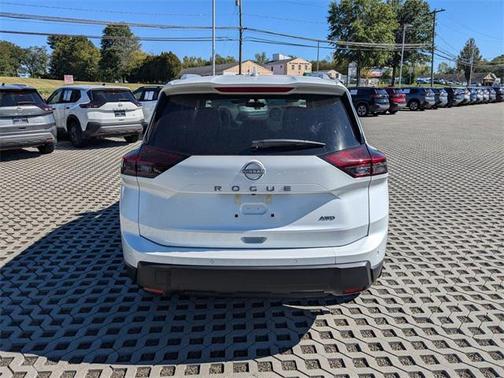 2026 Nissan Rogue SV