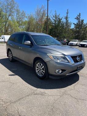 Gun Metallic 2015 Nissan Pathfinder SV