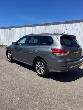Gun Metallic 2015 Nissan Pathfinder SV