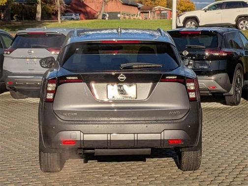 2025 Nissan Kicks SV