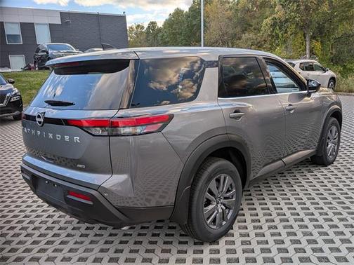 2025 Nissan Pathfinder S 4WD