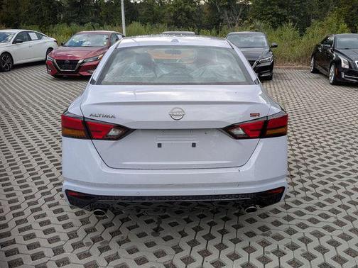 2025 Nissan Altima SR FWD