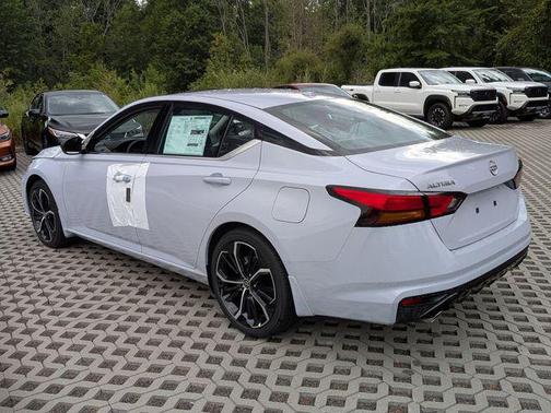 2025 Nissan Altima SR FWD