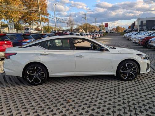 2024 Nissan Altima SR Intelligent AWD