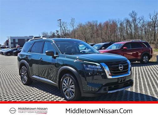 2025 Nissan Pathfinder SL 4WD