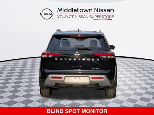 2024 Nissan Pathfinder SL 4WD
