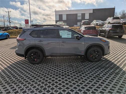 2025 Nissan Rogue Rock Creek