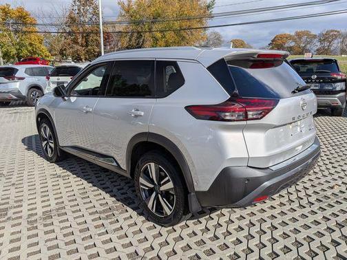 2022 Nissan Rogue SL