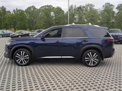 2024 Nissan Pathfinder Platinum 4WD