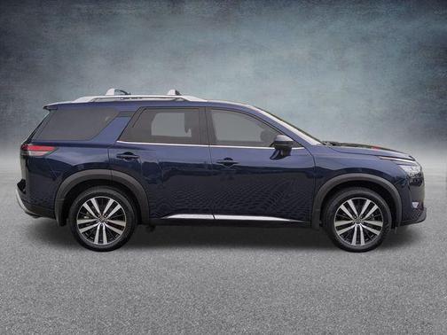 2024 Nissan Pathfinder Platinum 4WD