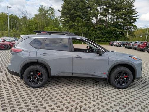 2025 Nissan Rogue Rock Creek