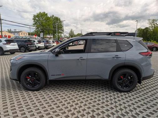 2025 Nissan Rogue Rock Creek