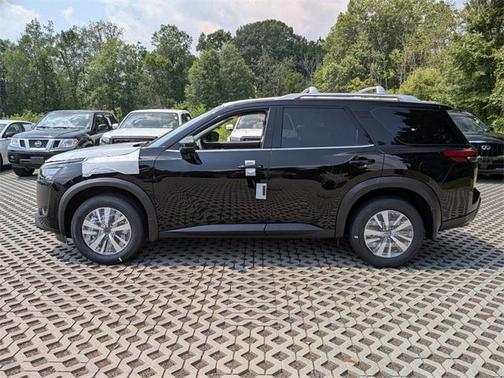 2025 Nissan Pathfinder SL 4WD