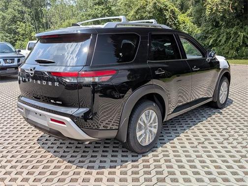 2025 Nissan Pathfinder SL 4WD