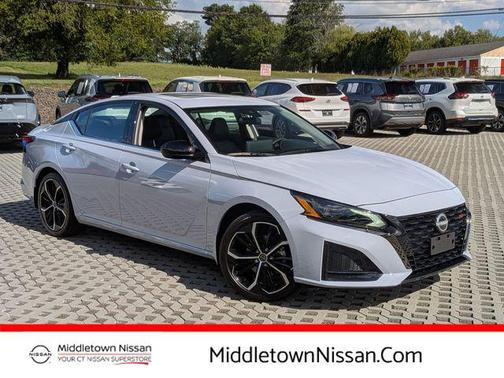 2025 Nissan Altima SR FWD