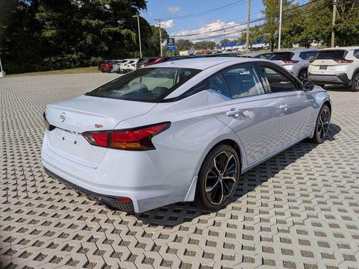 2025 Nissan Altima SR FWD