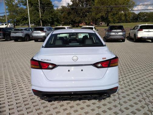 2025 Nissan Altima SR FWD