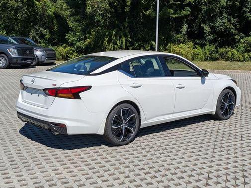 2025 Nissan Altima SR FWD