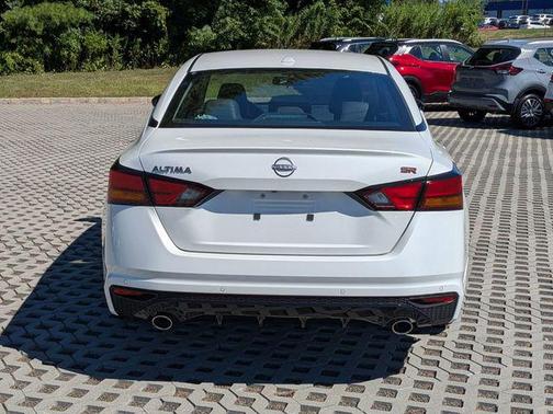 2025 Nissan Altima SR FWD