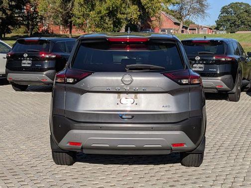 2022 Nissan Rogue S