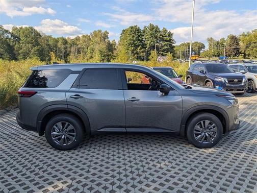 2025 Nissan Pathfinder S 4WD