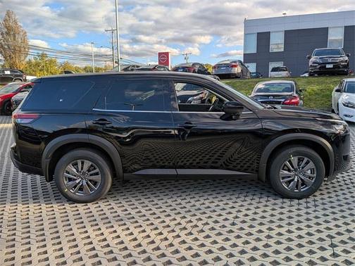 2025 Nissan Pathfinder S 4WD