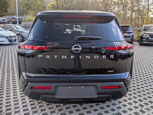 2025 Nissan Pathfinder S 4WD