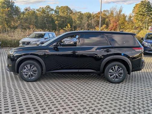 2025 Nissan Pathfinder S 4WD