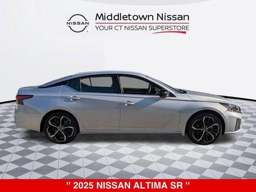 2025 Nissan Altima SR FWD