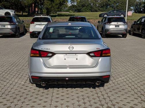 2025 Nissan Altima SR FWD