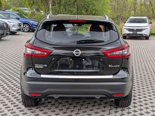Magnetic Black Pearl 2022 Nissan Rogue Sport SL