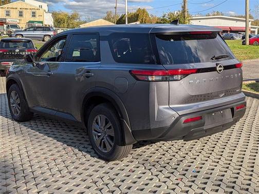 2025 Nissan Pathfinder S 4WD
