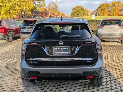 2025 Nissan Kicks SV