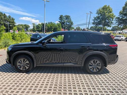 2024 Nissan Pathfinder S 4WD