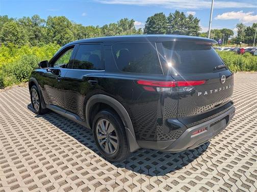 2024 Nissan Pathfinder S 4WD