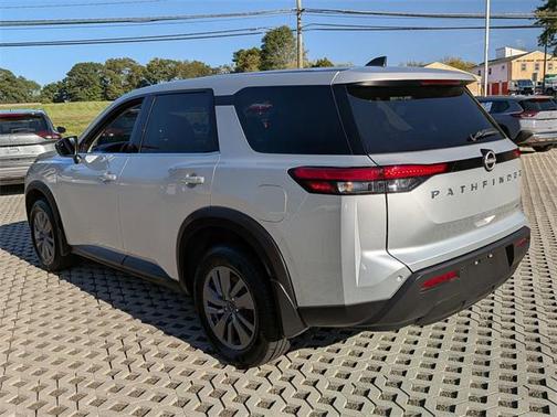 2024 Nissan Pathfinder S 4WD