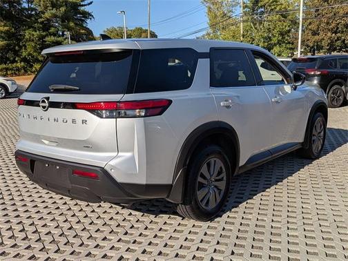 2024 Nissan Pathfinder S 4WD