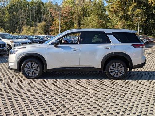 2024 Nissan Pathfinder S 4WD