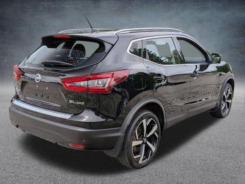 2022 Nissan Rogue Sport SL