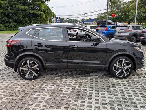 2022 Nissan Rogue Sport SL