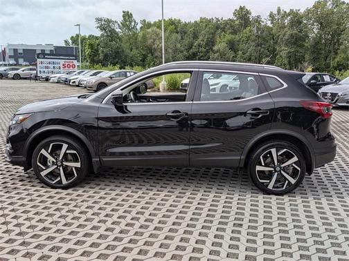 2022 Nissan Rogue Sport SL