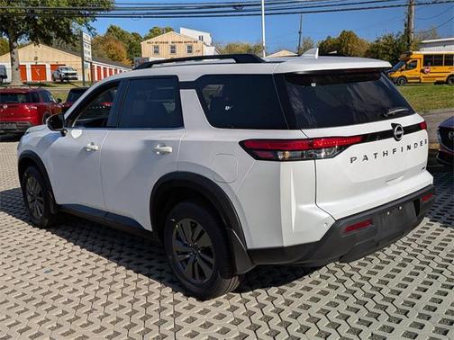 2025 Nissan Pathfinder SV 4WD