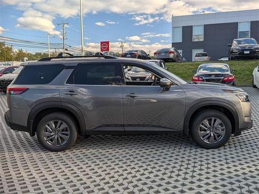 2025 Nissan Pathfinder SV 4WD