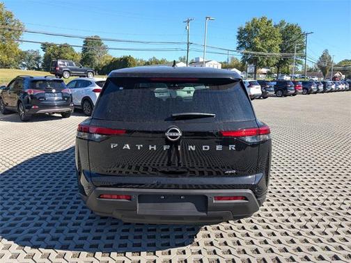 2025 Nissan Pathfinder S 4WD