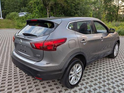 Gun Metallic 2018 Nissan Rogue Sport S