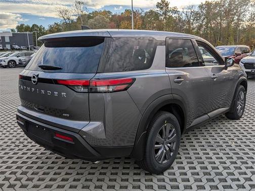 2025 Nissan Pathfinder S 4WD