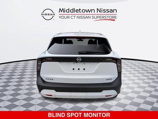 2025 Nissan Kicks SV