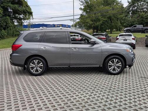2019 Nissan Pathfinder S