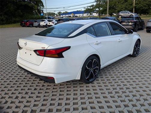 2025 Nissan Altima SR FWD