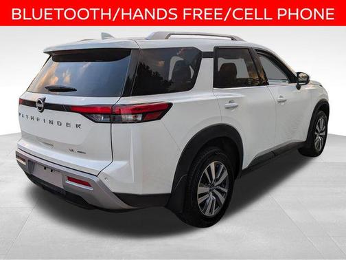 2024 Nissan Pathfinder SL 4WD